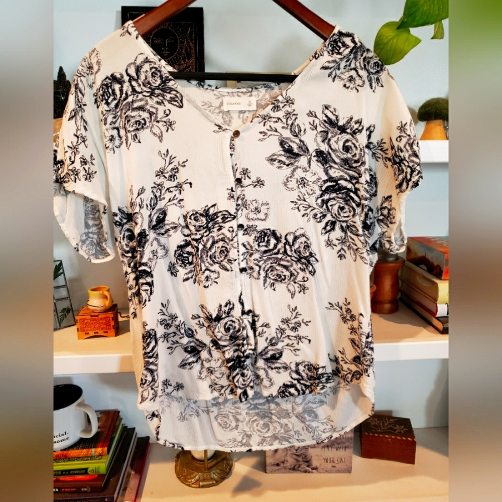 Maurices Women's Blouse, Medium, White with navy flowers